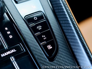 Aston Martin DB12 4.0 V8, Iridiscent Emera 2023