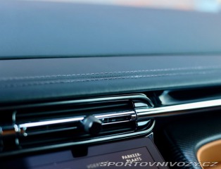 Aston Martin DB12 4.0 V8, Iridiscent Emera 2023