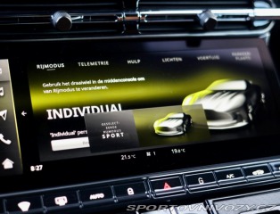 Aston Martin DB12 4.0 V8, Iridiscent Emera 2023