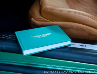 Aston Martin DB12 4.0 V8, Iridiscent Emera 2023