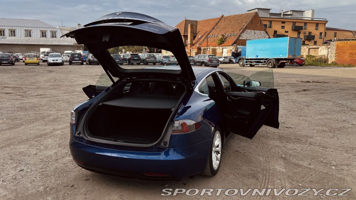 Tesla Model S 2021