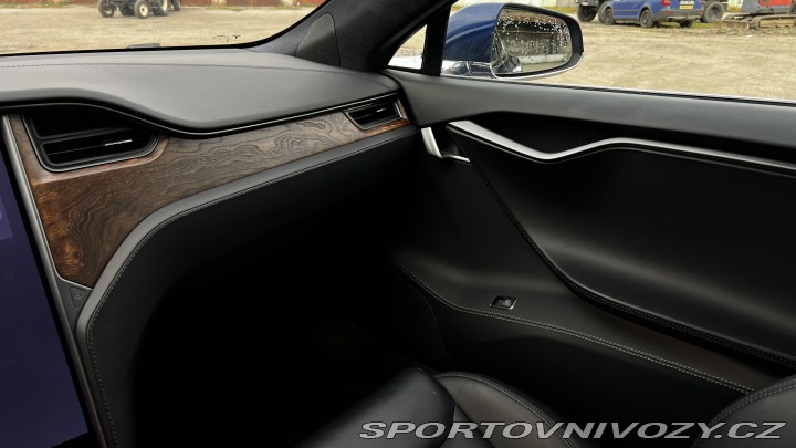 Tesla Model S 2021