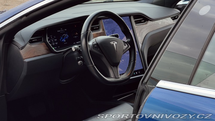 Tesla Model S 2021