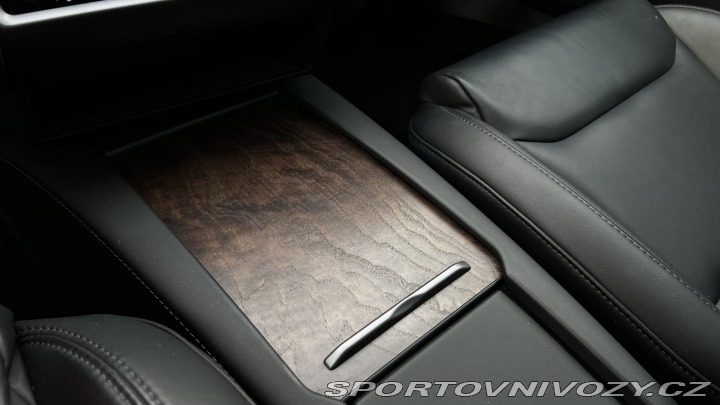 Tesla Model S 2021