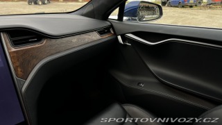 Tesla Model S  2021