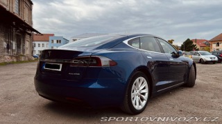 Tesla Model S  2021