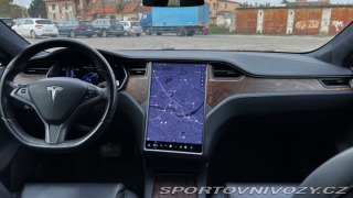 Tesla Model S  2021