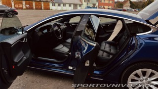 Tesla Model S  2021
