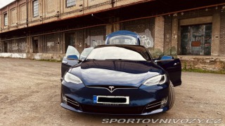 Tesla Model S  2021