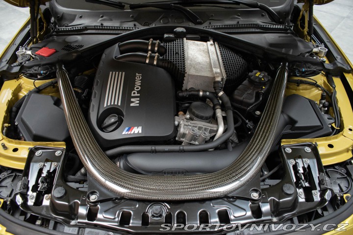 BMW M4 F83 M4 MANUÁL*HEAD-UP*HAR 2017