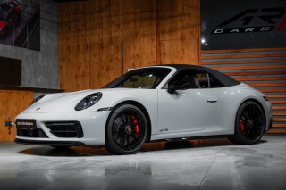 Porsche 911 Carrera 4 GTS Cabriolet,