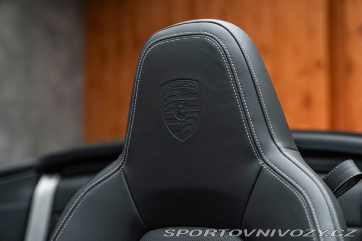 Porsche 911 Carrera 4 GTS Cabriolet, 1800