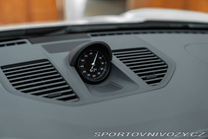 Porsche 911 Carrera 4 GTS Cabriolet, 1800