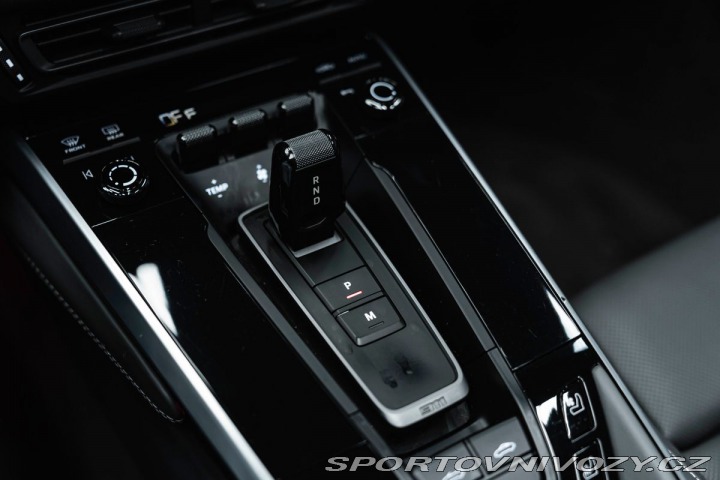 Porsche 911 Carrera 4 GTS Cabriolet, 1800