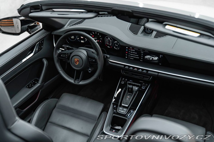 Porsche 911 Carrera 4 GTS Cabriolet, 1800