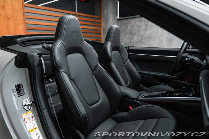 Porsche 911 Carrera 4 GTS Cabriolet, 1800