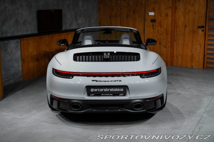 Porsche 911 Carrera 4 GTS Cabriolet, 1800