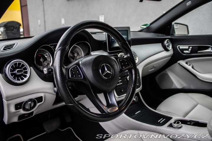 Mercedes-Benz CLA Kupé 250 4matic AMG LINE 2015