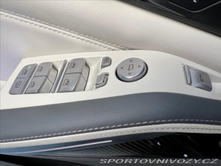 BMW X7 M60i INDIVIDUAL, SKY LOUN 2023
