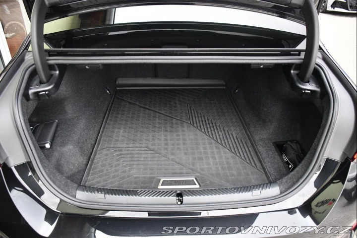 BMW i5 xDrive40 MSPORT B&W T 2024