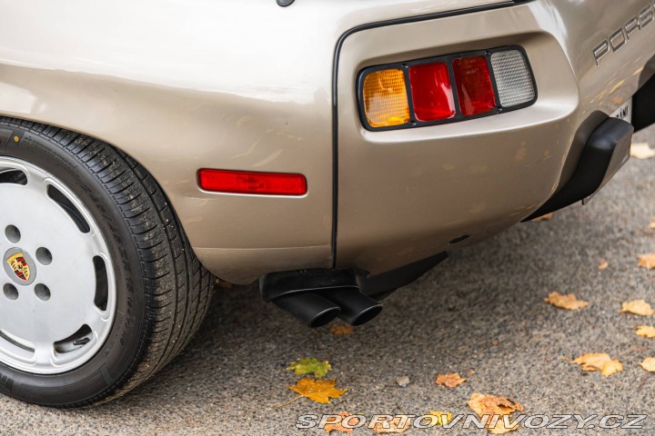 Porsche 928 S 1983