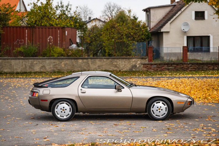 Porsche 928 S 1983