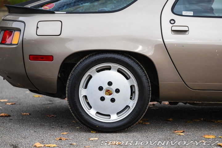 Porsche 928 S 1983