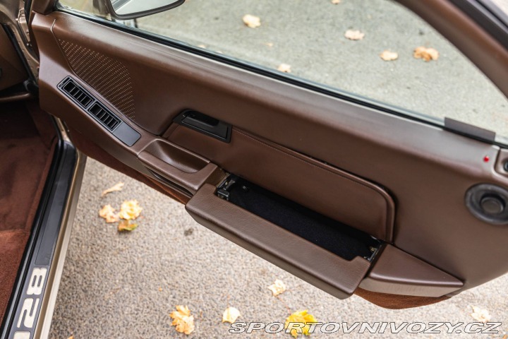Porsche 928 S 1983