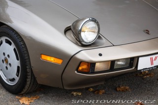 Porsche 928 S 1983