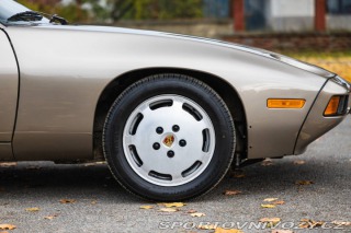 Porsche 928 S 1983