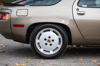 Porsche 928 S 1983