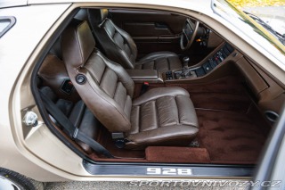 Porsche 928 S 1983
