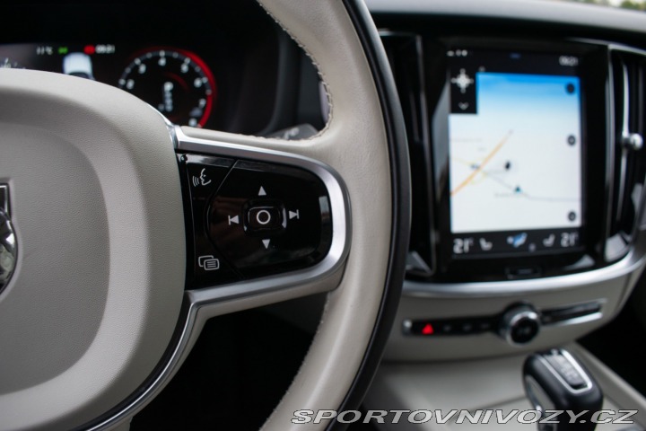 Volvo V60 T6 Momentum AWD A/T 228k 2018