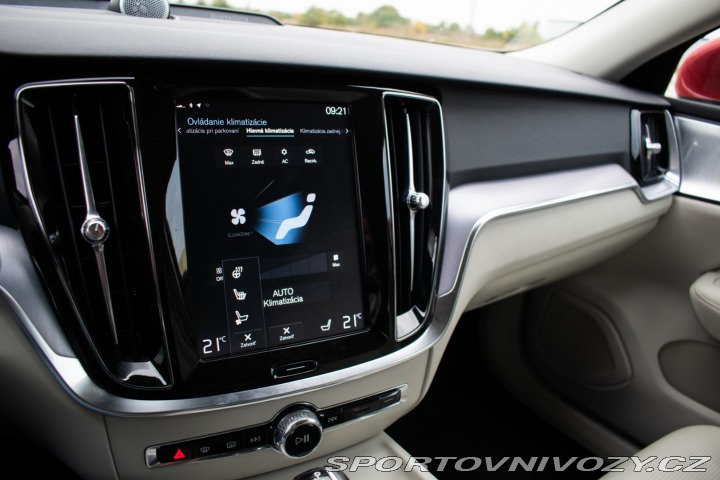 Volvo V60 T6 Momentum AWD A/T 228k 2018