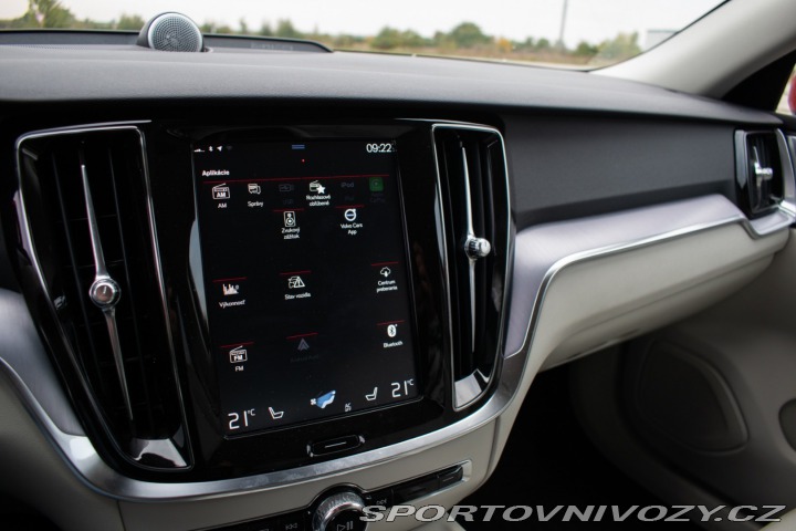Volvo V60 T6 Momentum AWD A/T 228k 2018