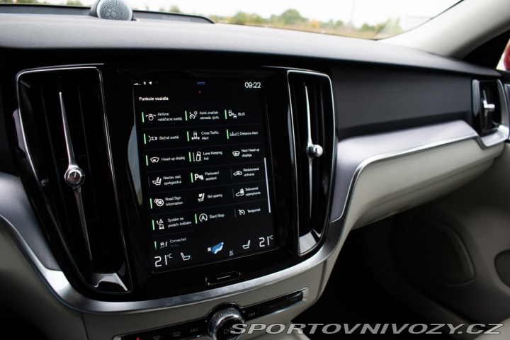 Volvo V60 T6 Momentum AWD A/T 228k 2018