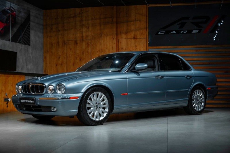 Jaguar XJ