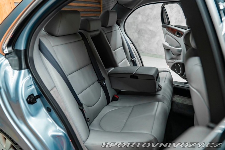 Jaguar XJ  2004