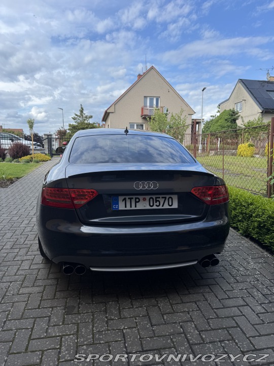 Audi A5  2011