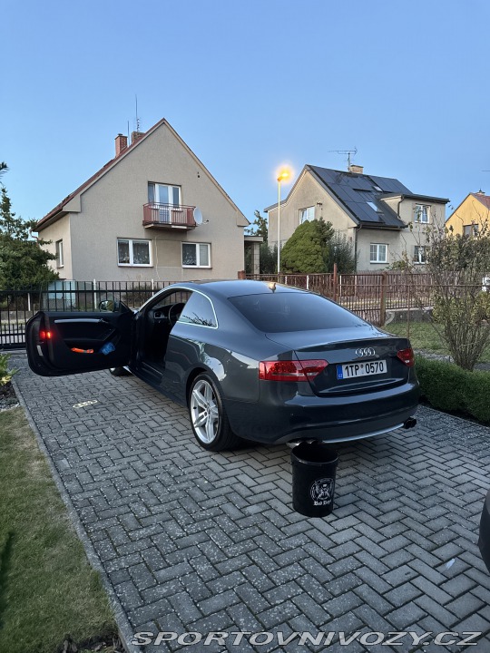 Audi A5  2011