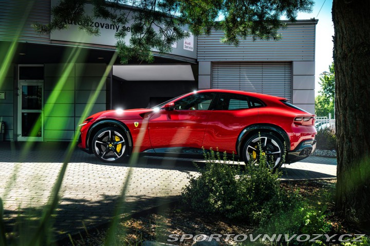 Ferrari Purosangue  2024