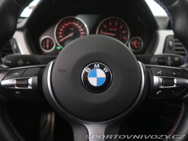 BMW 3 Sport Line 330 i 2017