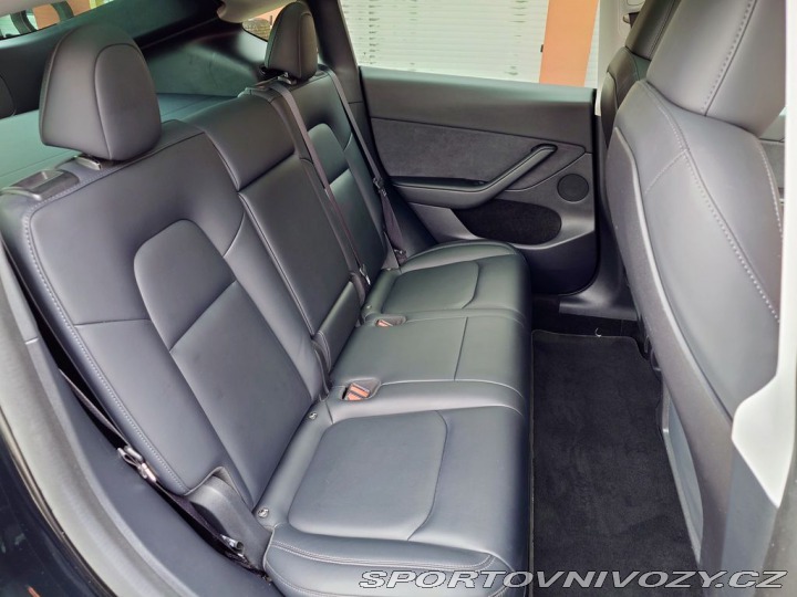 Tesla Model Y  2022