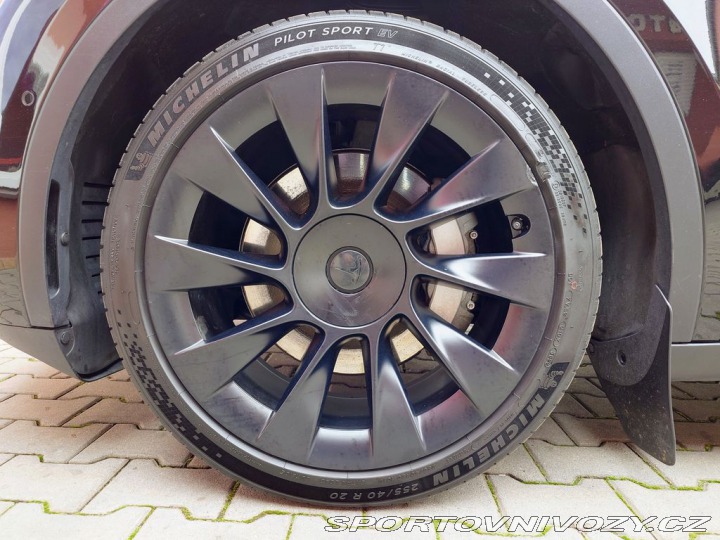 Tesla Model Y  2022
