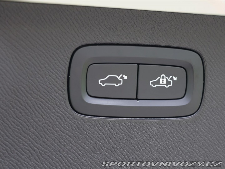 Volvo Ostatní modely XC90 2,0 i 228 kW B6 AWD Ultim 2024