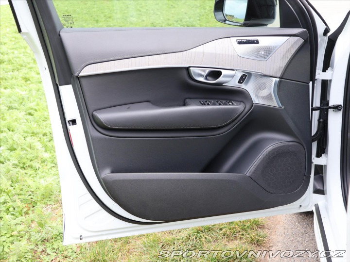Volvo Ostatní modely XC90 2,0 i 228 kW B6 AWD Ultim 2024