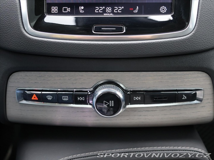 Volvo Ostatní modely XC90 2,0 i 228 kW B6 AWD Ultim 2024