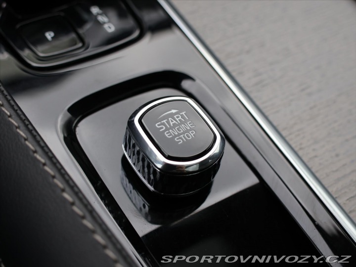 Volvo Ostatní modely XC90 2,0 i 228 kW B6 AWD Ultim 2024