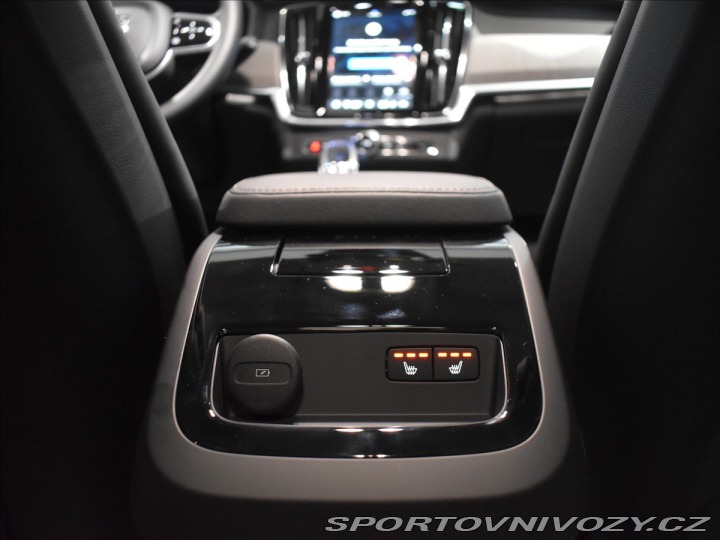 Volvo V90 2,0 T8  Plus Dark 2025