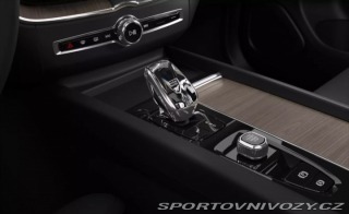 Volvo Ostatní modely XC60 2,0 T6  Plus Dark 2025